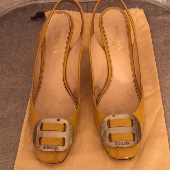 Authentic Prada logo - Picture 7 of 7